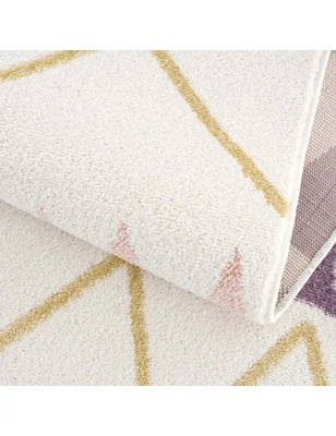 Zbliżenie na strukturę i kolory dziecięcego dywanu Animai