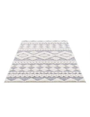 Nowoczesny dywan w stylu boho w odcieniach szarości i kremu.