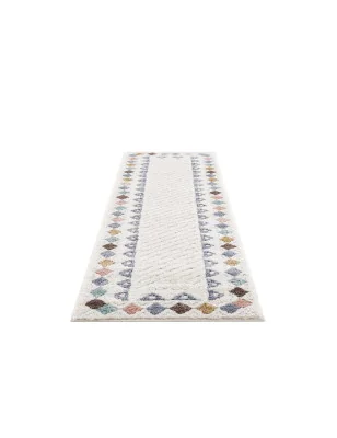 chodnik Focera 30340 – geometryczny wzór i różne wysokości runa