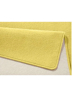 Dywan Jednokolorowy Fancy 103002 Żółty – zbliżenie na teksturę – idealny do: do sypialni