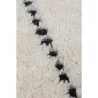 Dywan Wełniany Dottie Linear Czarny/Biały – detal krawędzi dywanu